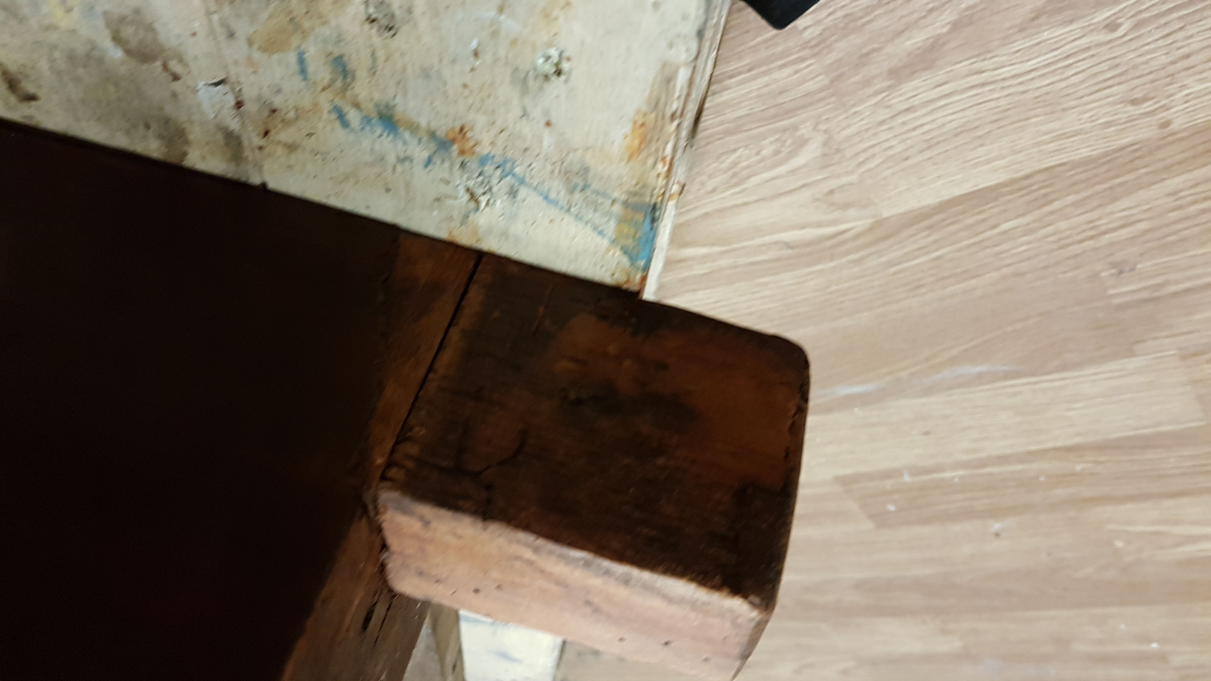 reparar-muebles-mojados